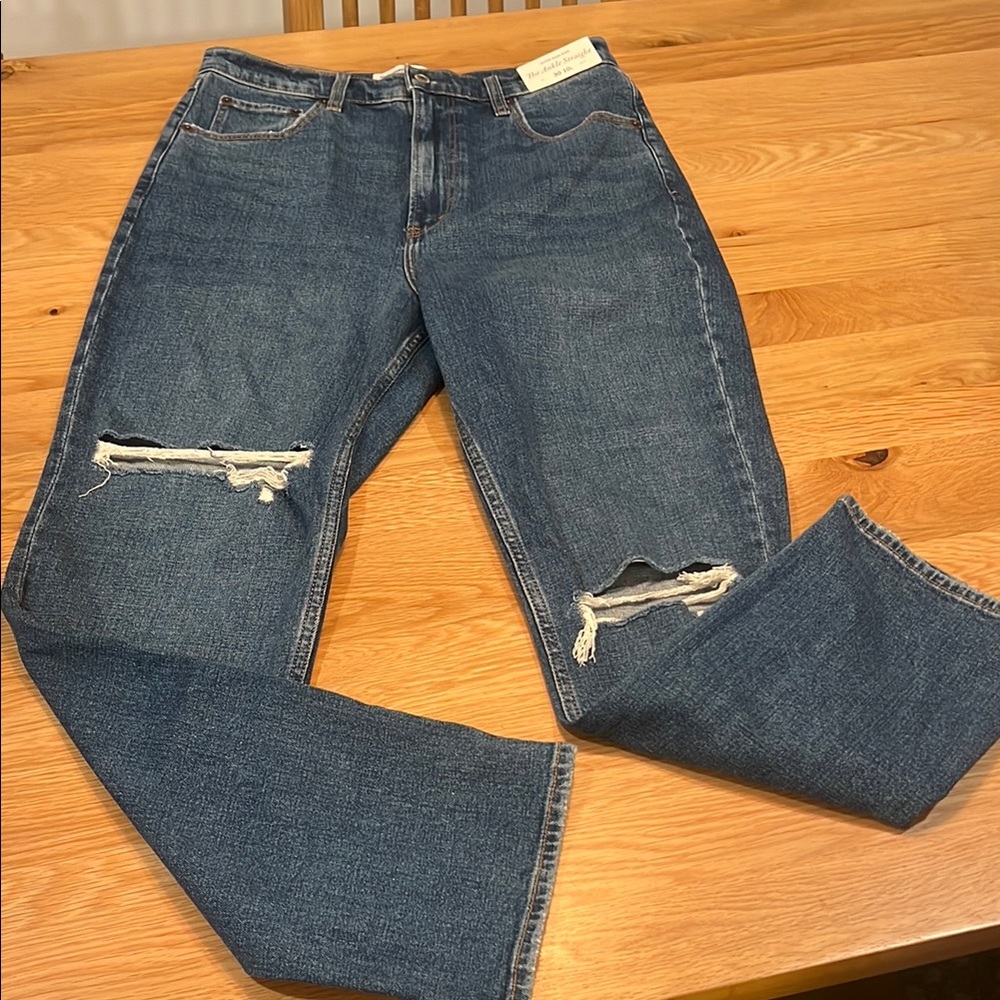 NWT Abercrombie Ankle Straight Long